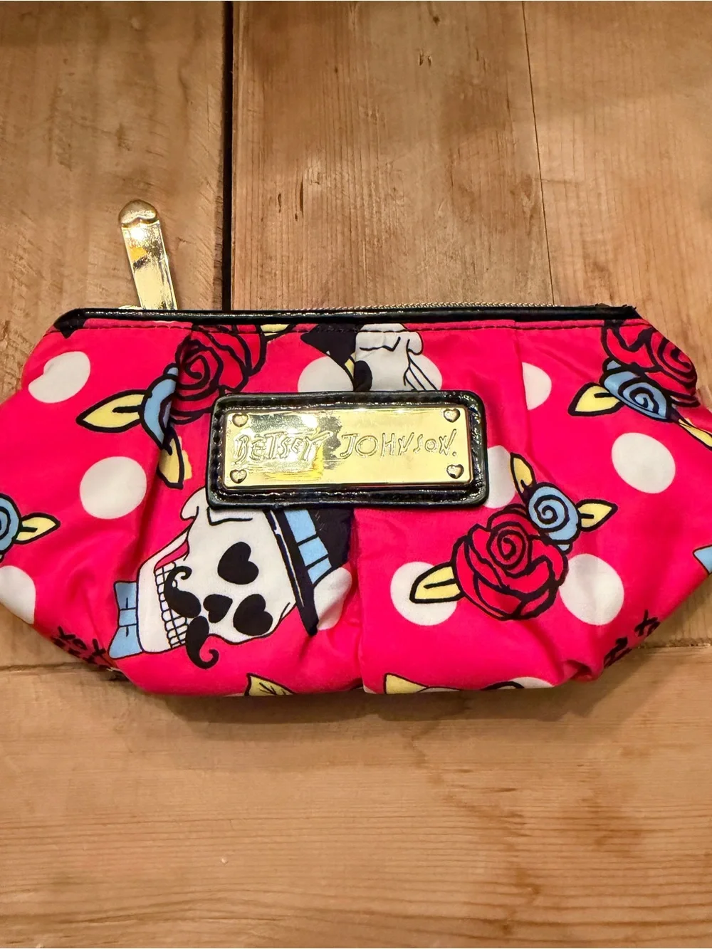 Betsey Johnson Bright Pink Black Skull & Rose Cosmetic Pouch Toiletry Bag